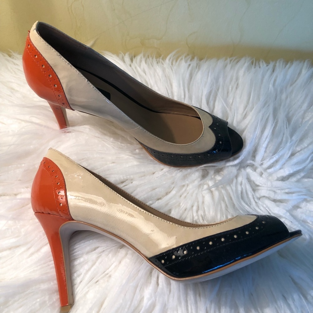 Ann Taylor pumps tri colored size 9